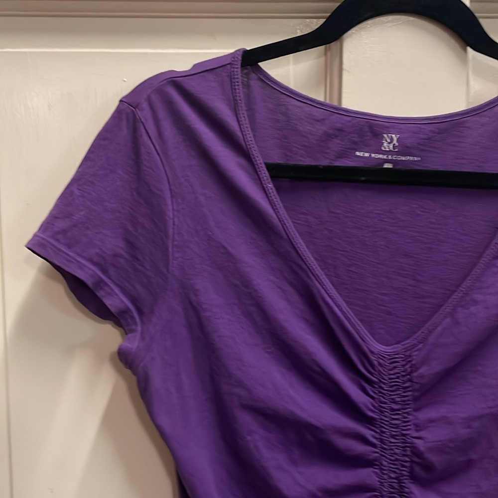 New York & Company deep purple v-neck blouse with cap sleeves, size large. - Picture 3 of 5